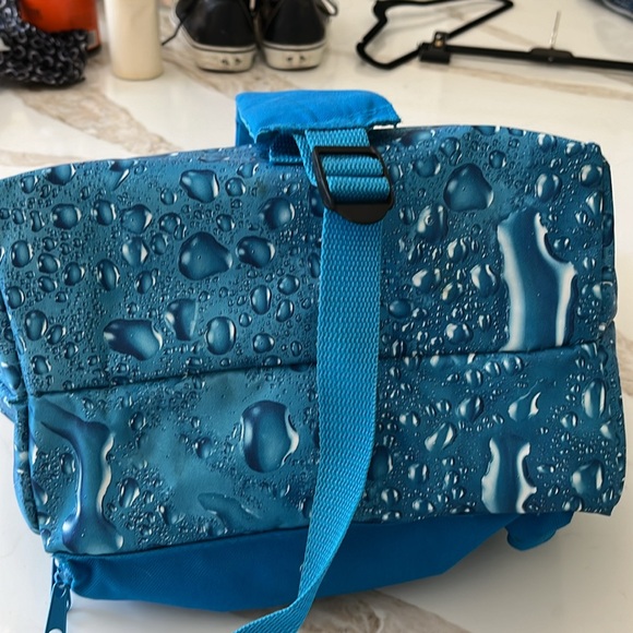 NWOT* Thermos brand cooler/picnic napsack with plastic plate, cups, cutlery - Picture 5 of 15